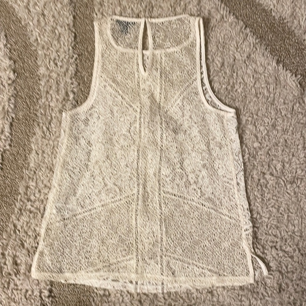 Express Crochet Sleeveless Top - Picture 2 of 5